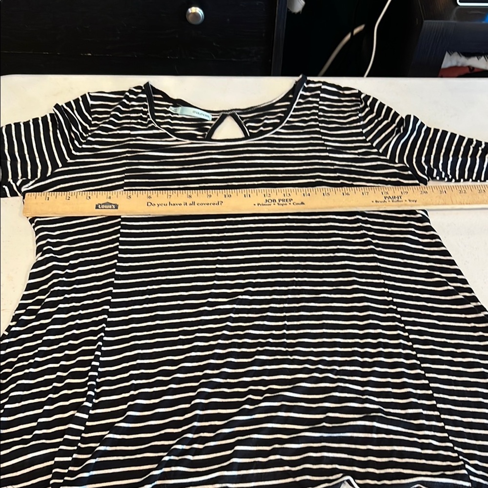 #217. 🪷Maurices Black and White long sleeve top. Tunic length. Xl - Picture 2 of 8
